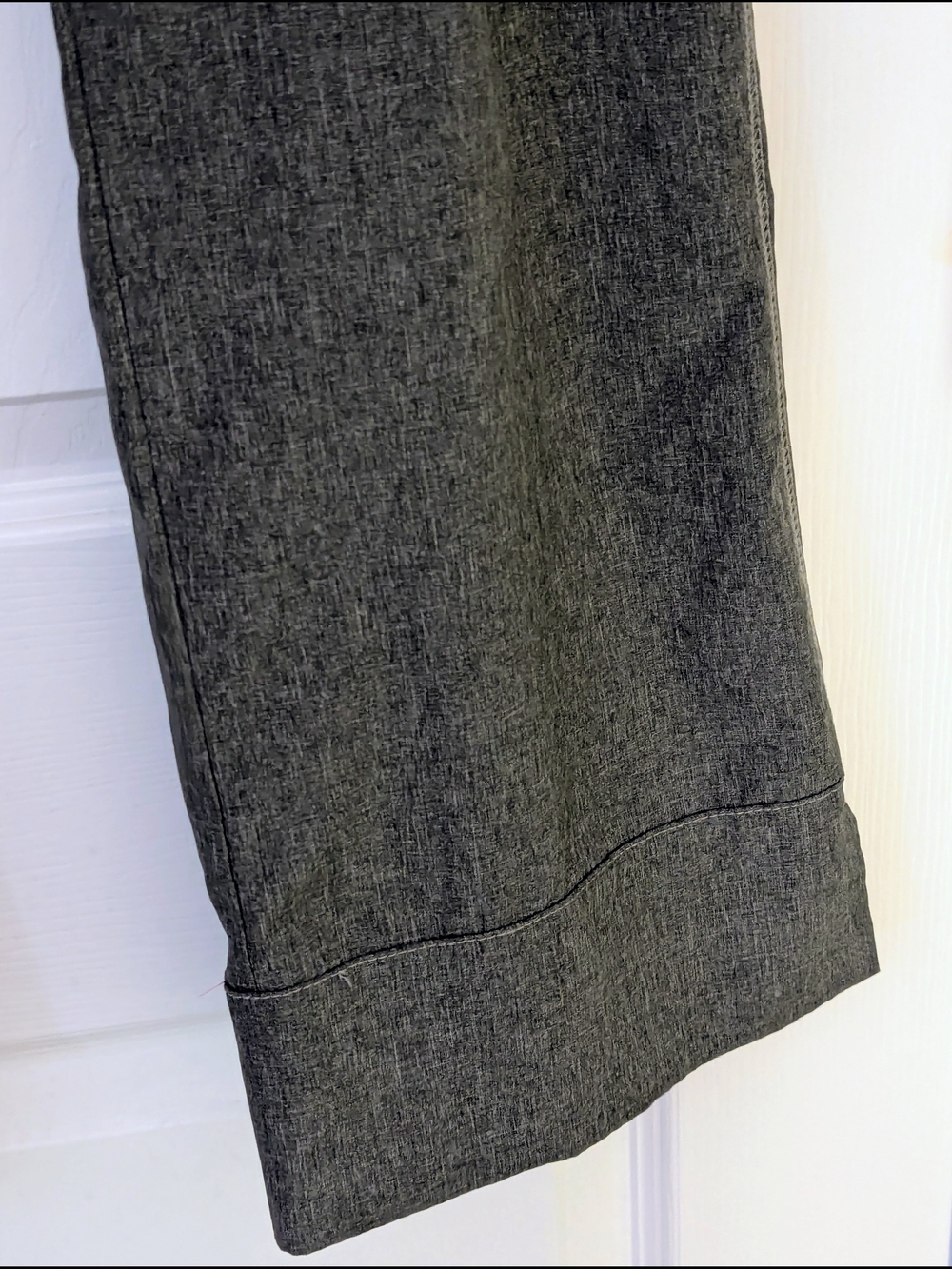 Smitten Heathered Charcoal Gray Scrub Set with Pink Accents - Size Small - Picture 14 of 16